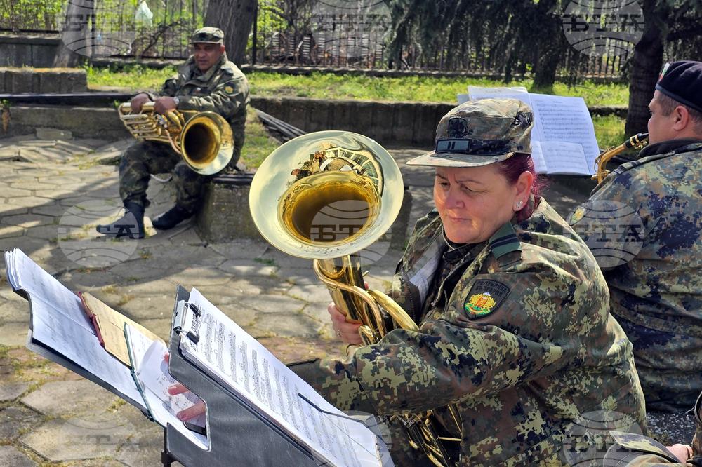 Сливен - празник на бронетанковите войски - ден на отворените врати