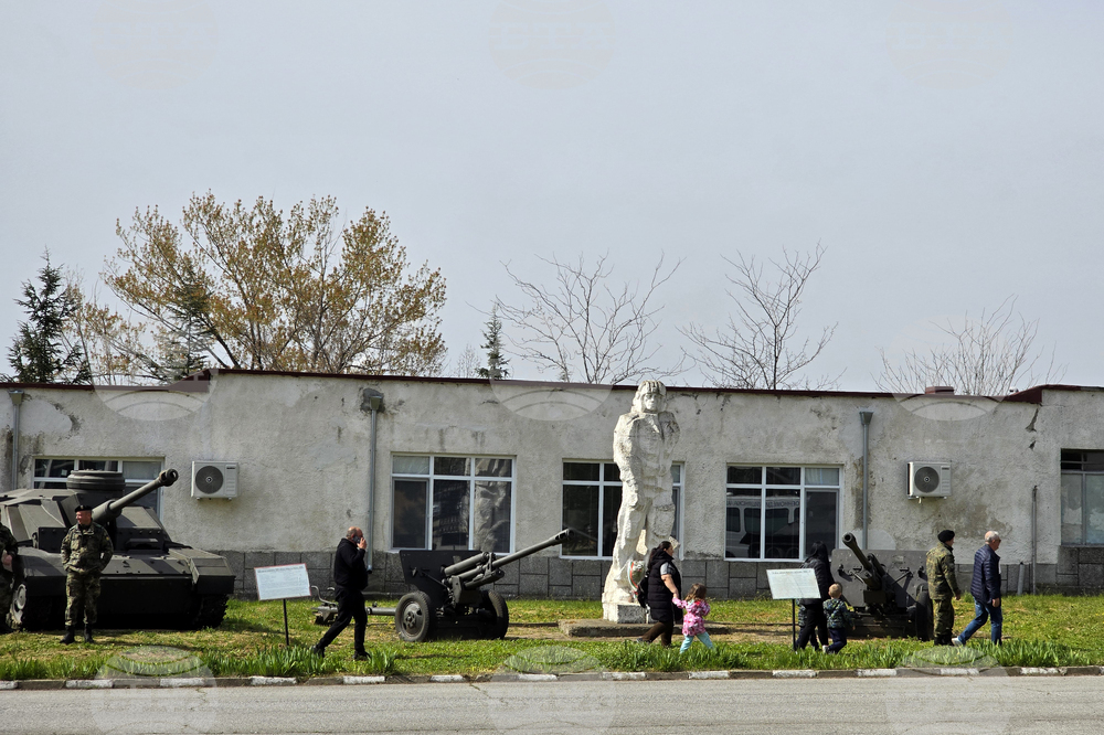 Сливен - празник на бронетанковите войски - ден на отворените врати