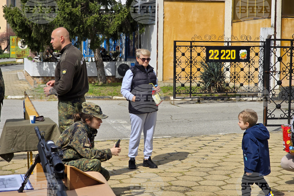 Сливен - празник на бронетанковите войски - ден на отворените врати