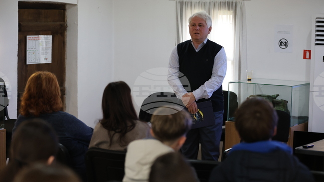 Ученици се включиха в дискусия, посветена на 150 години от Априлското въстание, в Историческия музей в Разлог