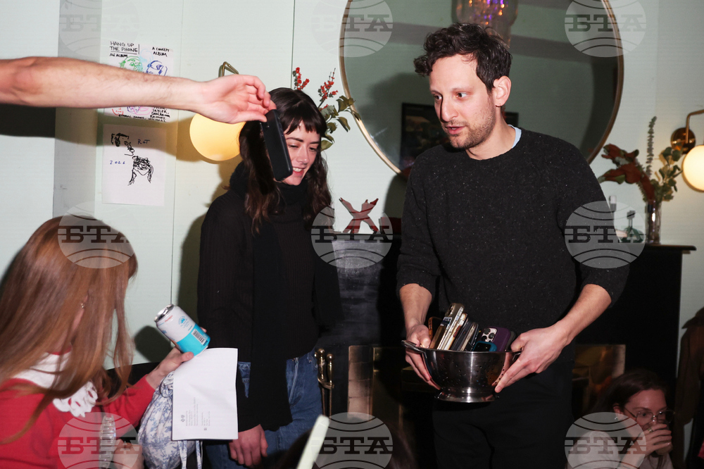 Internet Phone Offline Movement