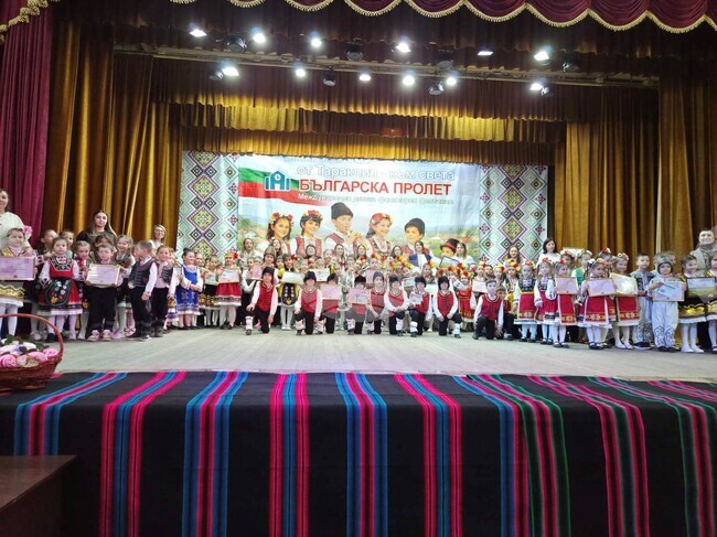 Международният фестивал „Българска пролет – 2026“ събра над 140 деца в Тараклия, Молдова