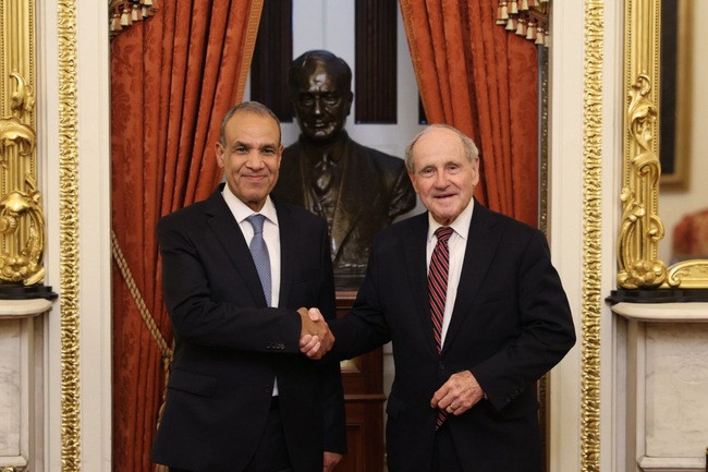 МЕНА: Египетският външен министър обсъди с американски сенатор дипломатическите усилия за деескалация в Близкия изток