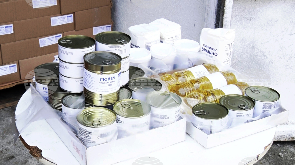 Ямбол - БЧК - хранителни помощи - раздаване