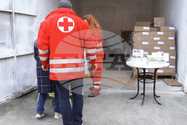 Ямбол - БЧК - хранителни помощи - раздаване