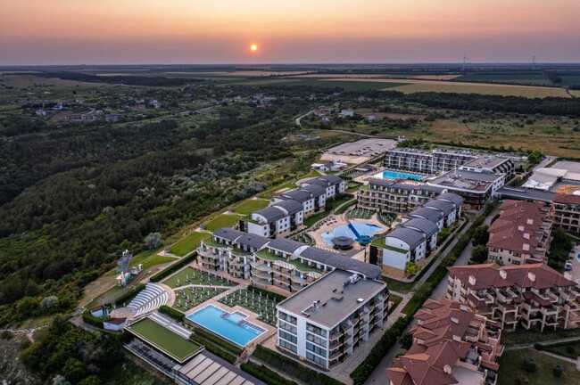 От май 2026 г. в Topola Skies Resort & Aquapark започват първите уелнес ритрийти за йога и детокс