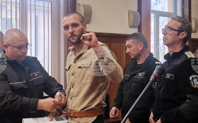 Съдът в Хасково допусна екстрадицията на американец, обвинен в тероризъм и палеж в Чехия