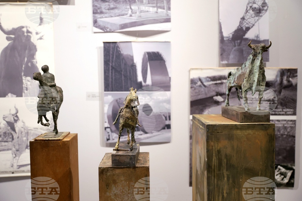 Емил Попов - отличие и изложба