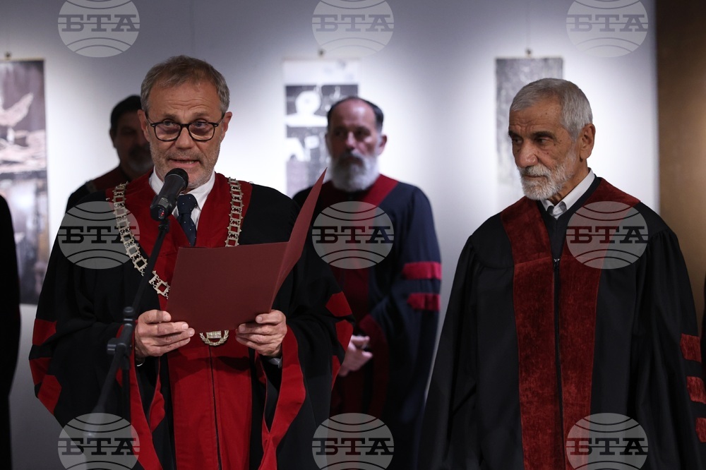 Емил Попов - отличие и изложба