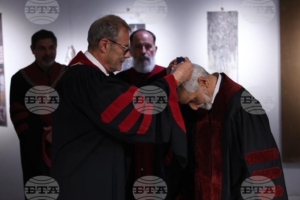 Емил Попов - отличие и изложба