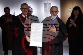 Емил Попов - отличие и изложба