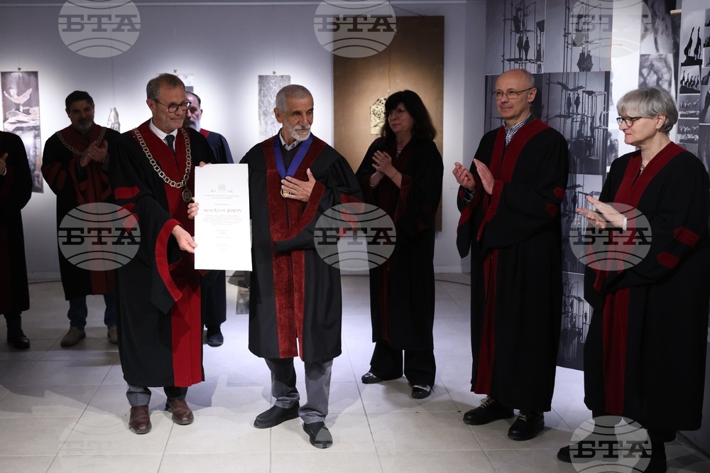 Емил Попов - отличие и изложба