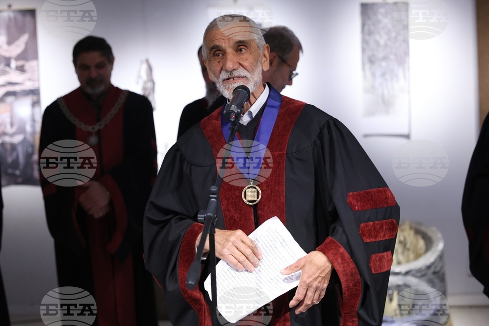 Емил Попов - отличие и изложба