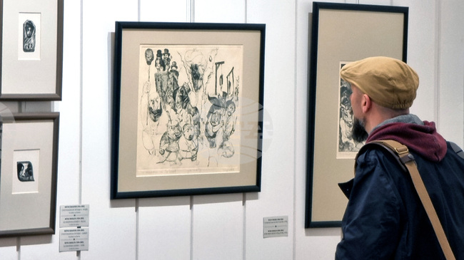 Синтез от изобразително и театрално изкуство, история и поезия отбеляза откриването на изложбата „От Април до Свободата“ в Ямбол