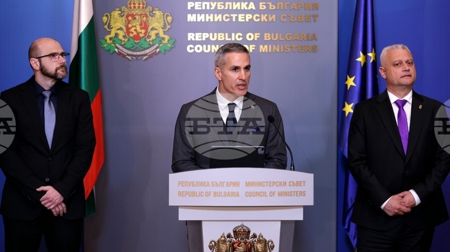 Има 30 прокурорски преписки срещу хора с кандидатдепутатски имунитет, за които има данни за престъпление, свързано с изборите, каза Емил Дечев