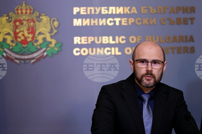 Прокуратурата трябва да отговори на въпросите относно имунитетите на кандидатите за депутати, каза министър Андрей Янкулов