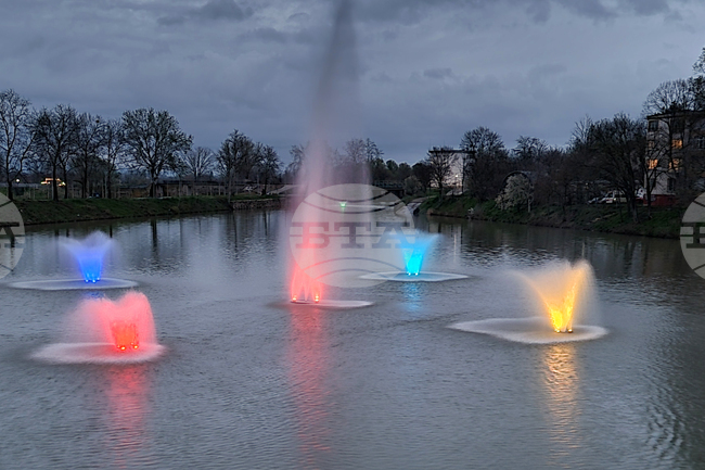 Ямбол - светещи фонтани - река Тунджа
