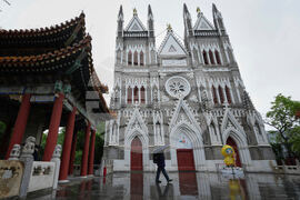 China Catholic Under Pressure