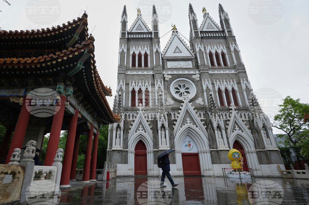 China Catholic Under Pressure