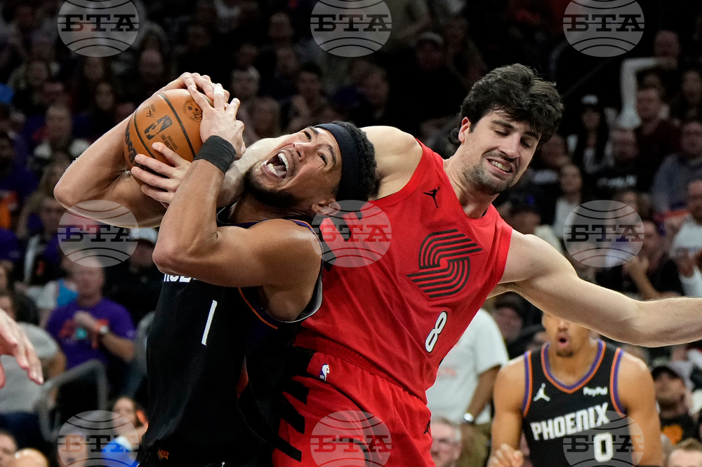 APTOPIX Trail Blazers Suns Basketball