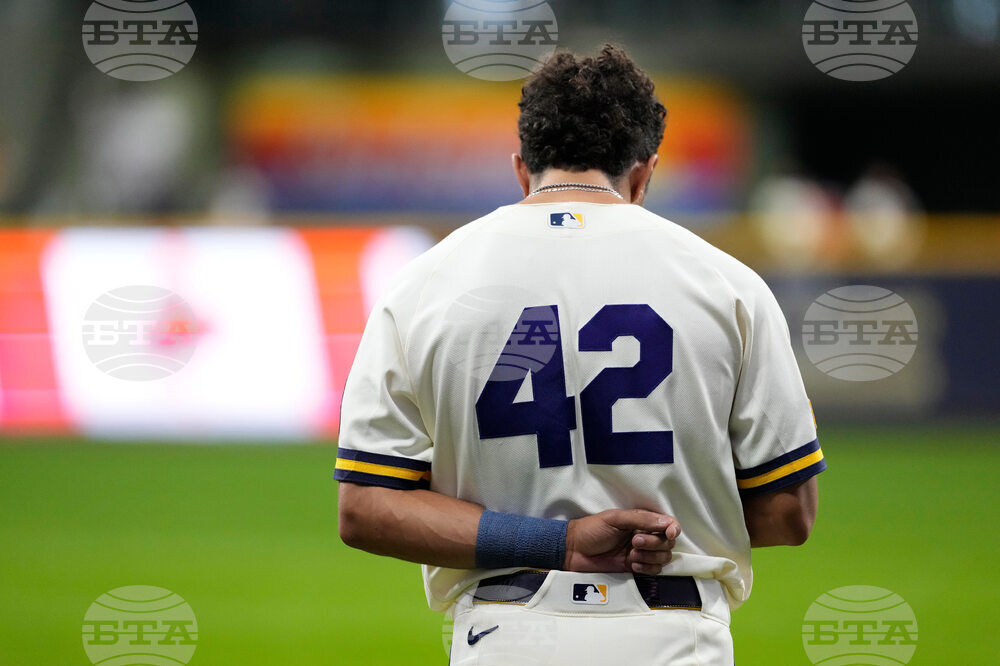 Blue Jays Brewers Baseball