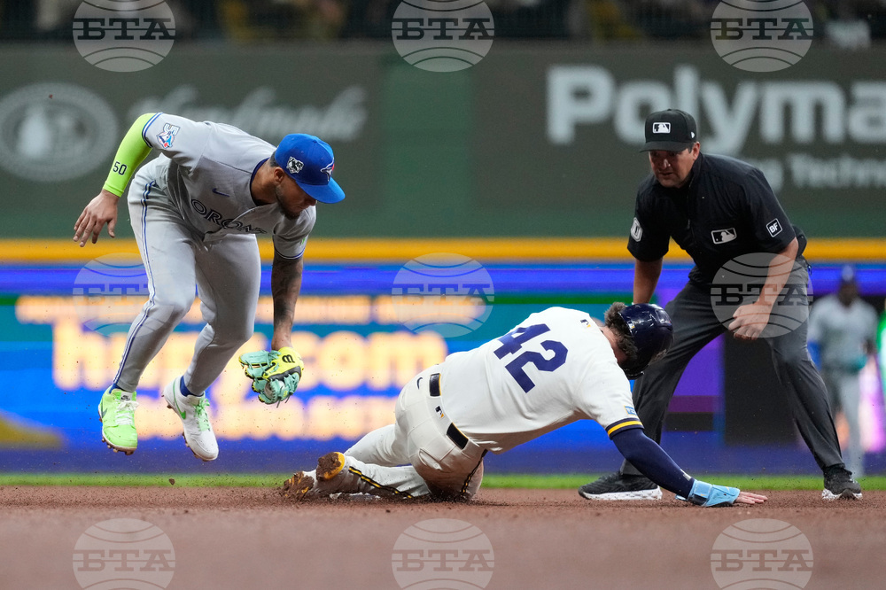 Blue Jays Brewers Baseball