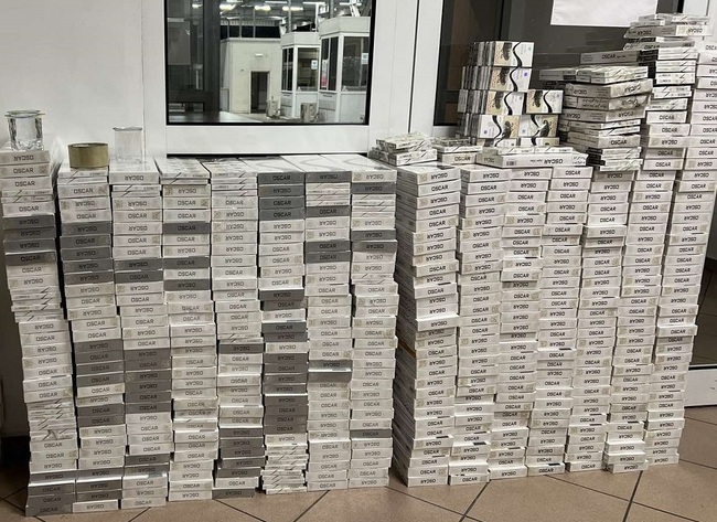 Агенция „Митници“: Близо 100 000 къса контрабандни цигари задържаха митническите служители на МП Лесово