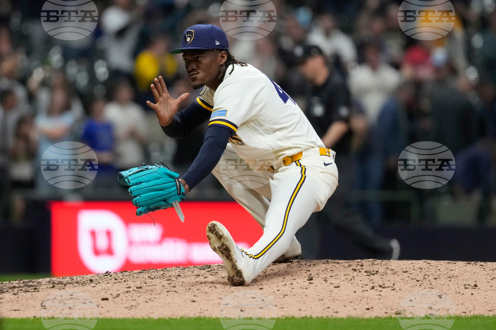 Blue Jays Brewers Baseball