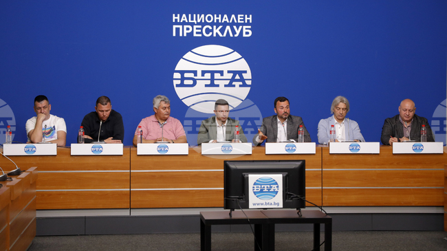 Таксиметровият бранш настоява за ограничаване на нерегламентираните превози, подобряване на регулациите и ясна методология за цените 