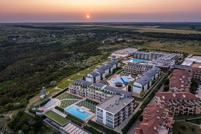 От май 2026 г. в Topola Skies Resort & Aquapark започват първите уелнес ритрийти за йога и детокс