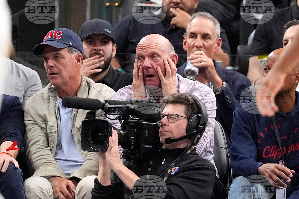 APTOPIX Warriors Clippers Basketball