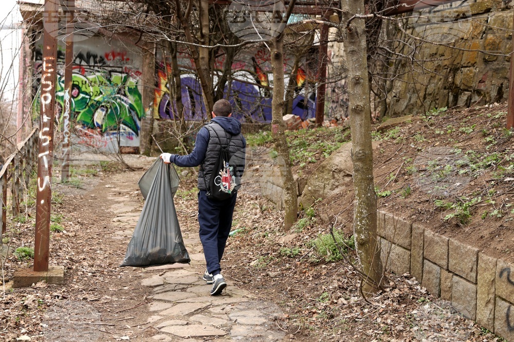 Кампания за почистване на природен парк „Витоша“