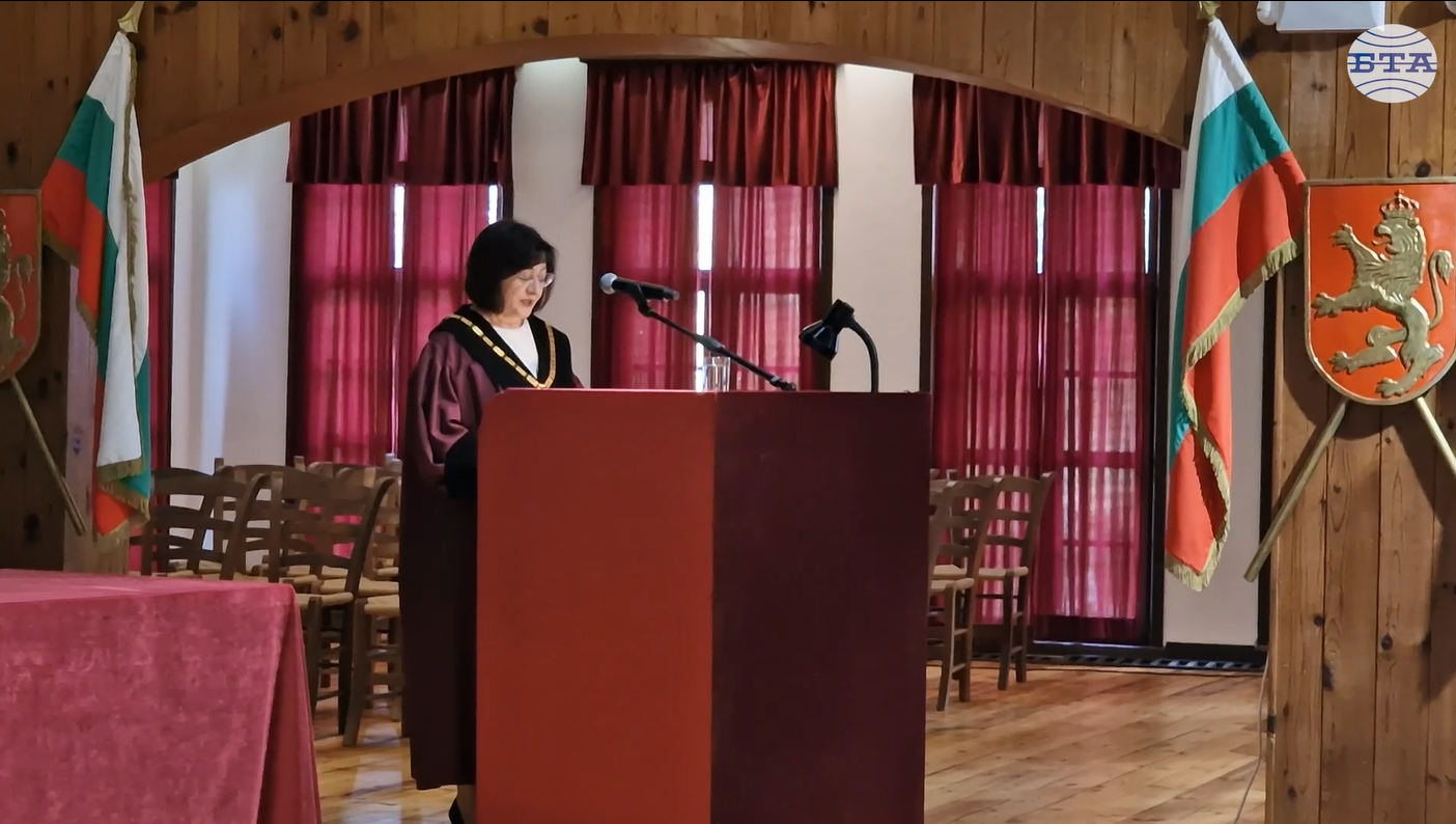 Днес напомняме за нуждата от отговорност към правилата, правото, към гражданите, каза председателят на Конституционния съд Павлина Панова