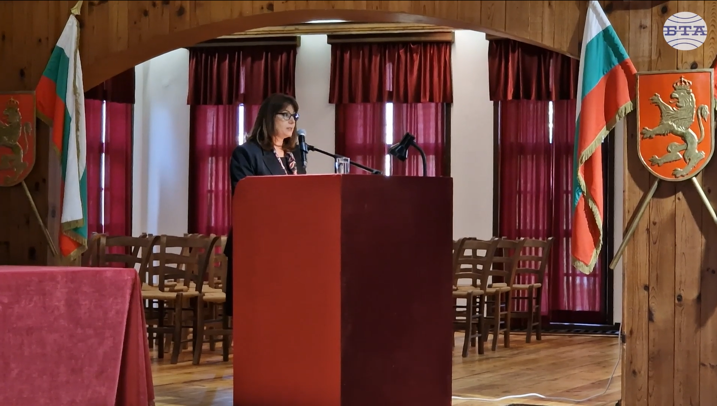 Всяка промяна в Конституцията трябва да е с мисъл за баланса на институциите и доверието към тях, каза омбудсманът Велислава Делчева