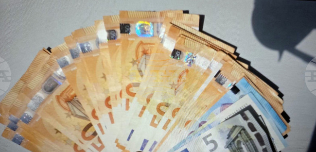 Трима души в Монтанско са задържани вчера за купуване на гласове, намерени са тетрадки с имена и пари в брой