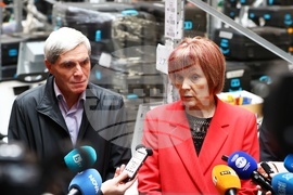 Парламентарни избори - склад - машини