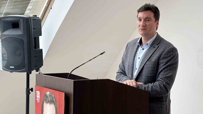 Ние говорим за реформи на цели системи, а другите - за компенсации или промоции, каза лидерът на БСП Крум Зарков в Самоков