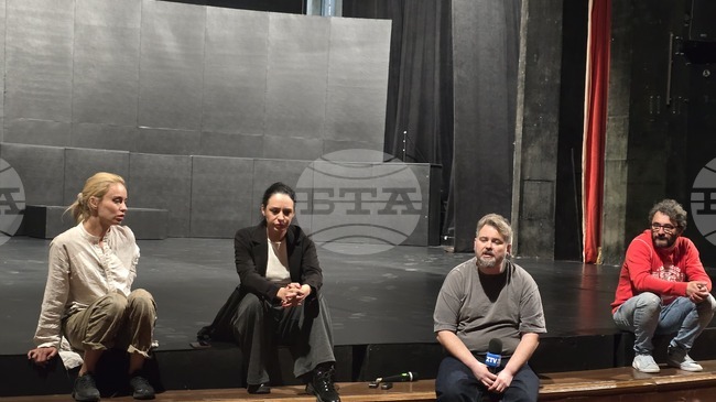 Постановката "Картини от една екзекуция" на плевенския Драматично-куклен театър "Иван Радоев" ще бъде представена премиерно на 18 април