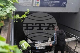 Орлов мост - подлез - автомобил