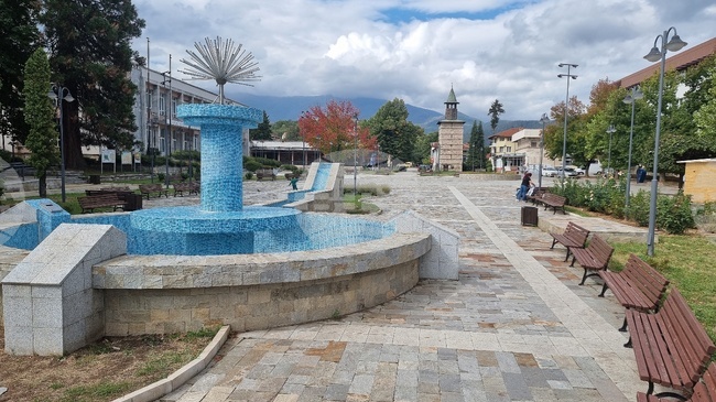 Общински служител от Берковица и бизнесмен ще бъдат съдени за злоупотреби при обществена поръчка за ремонт на централния площад в града