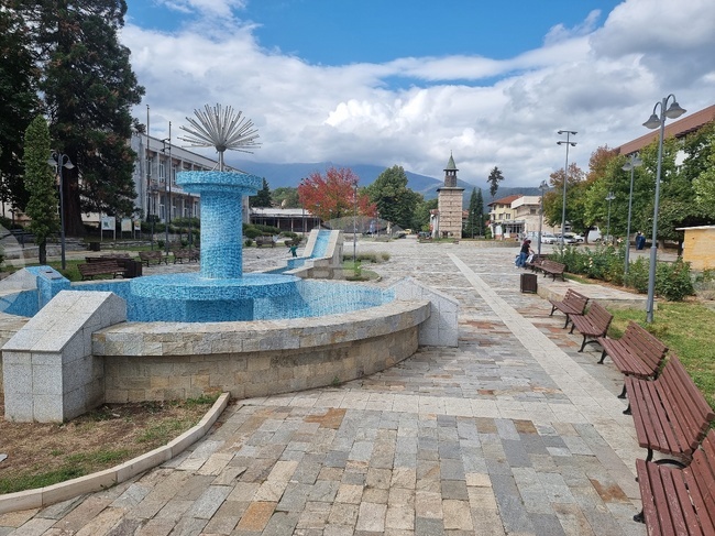 Общински служител от Берковица и бизнесмен ще бъдат съдени за злоупотреби при обществена поръчка за ремонт на централния площад в града