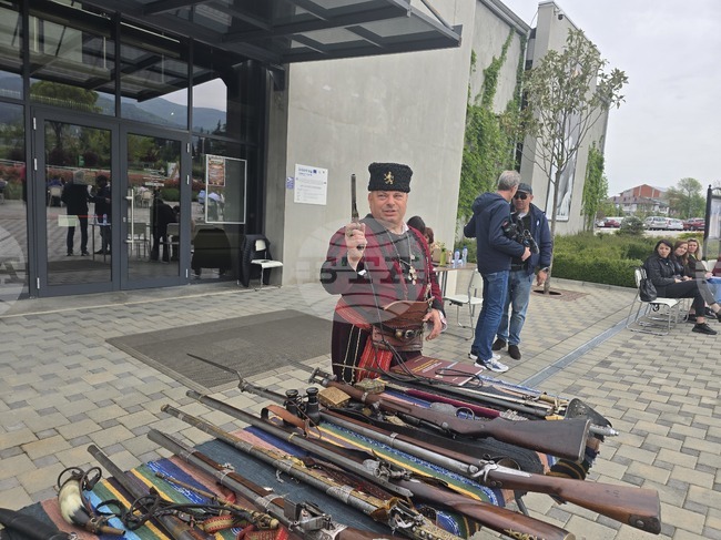 Петрич - Исторически музей - демонстрация на оръжия