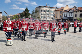 Враца - гвардейски отряд - връчване на знаме