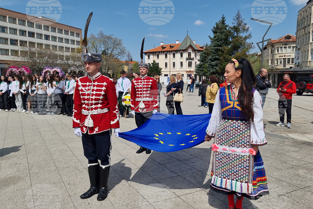 Враца - гвардейски отряд - връчване на знаме