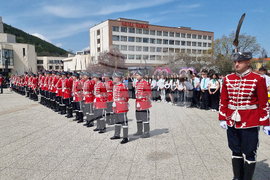 Враца - гвардейски отряд - връчване на знаме