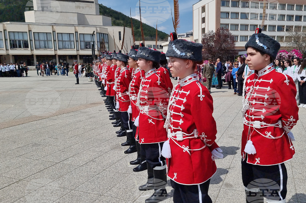 Враца - гвардейски отряд - връчване на знаме