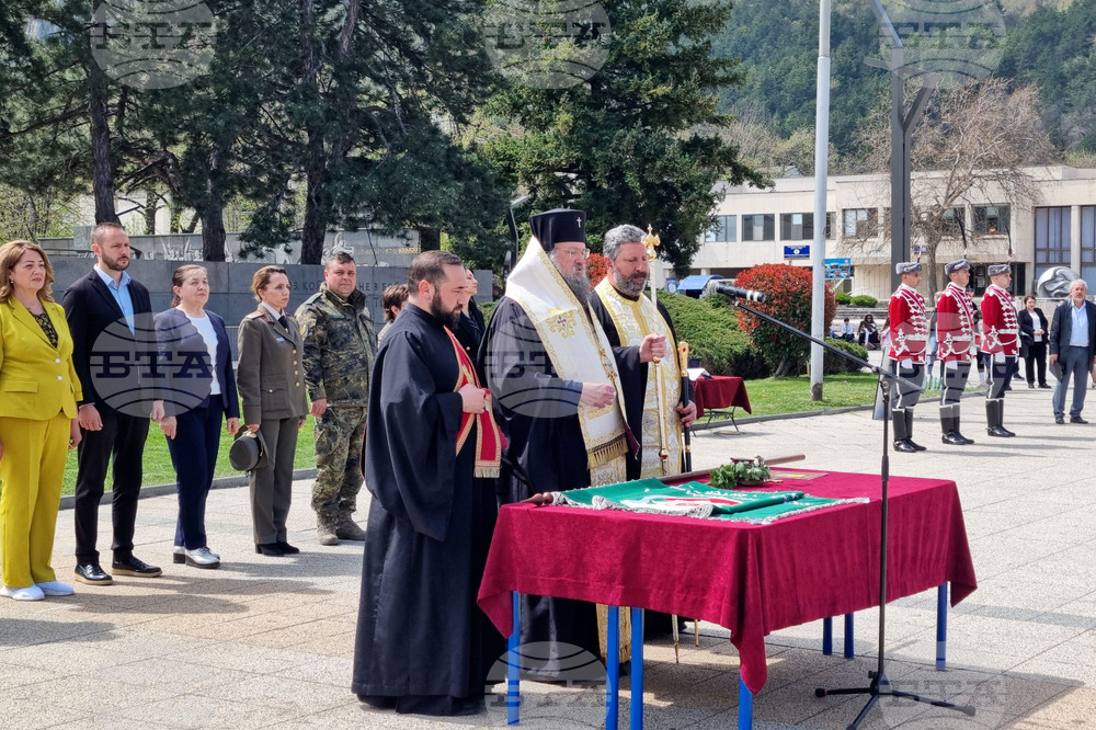 Враца - гвардейски отряд - връчване на знаме
