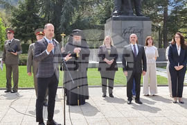 Враца - гвардейски отряд - връчване на знаме