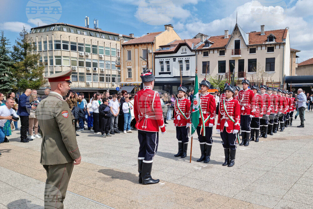 Враца - гвардейски отряд - връчване на знаме