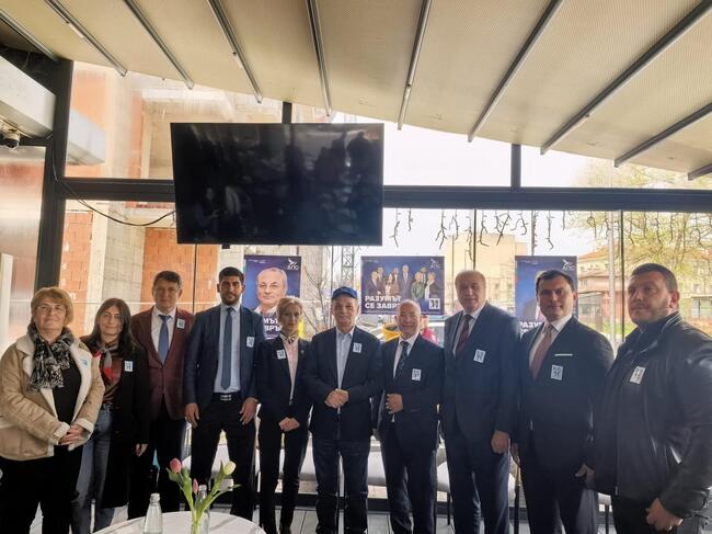 Не мога да си представя нашата общност без представителство в парламента, каза почетният председател на АПС Ахмед Доган в Кърджали 